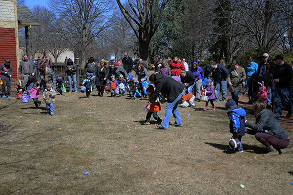College's First 'Wildcat Egg Hunt' Delivers Age-Appropriate Fun ...