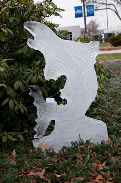 A salmon sculpted by Joshua Morgan received second-place honors.