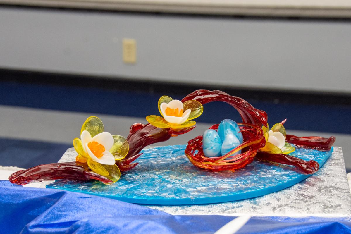 It’s never too soon to think spring, especially when showing your sugar-art skills.