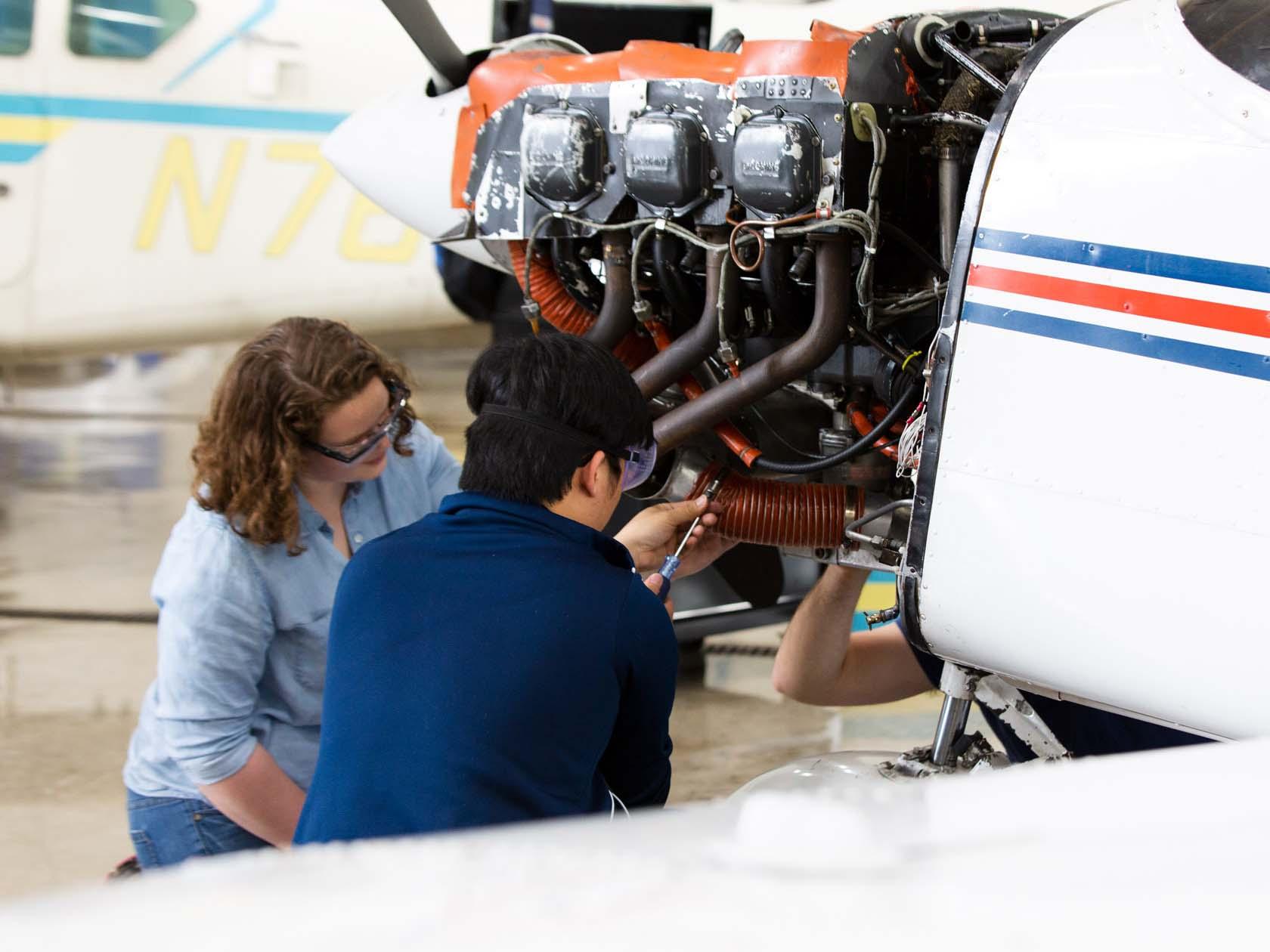 Top Aircraft Mechanic Schools - Safeonmain